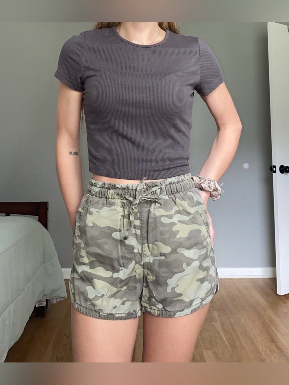 American Eagle Outfitters Olive Camo Drawstring Cargo Shorts
